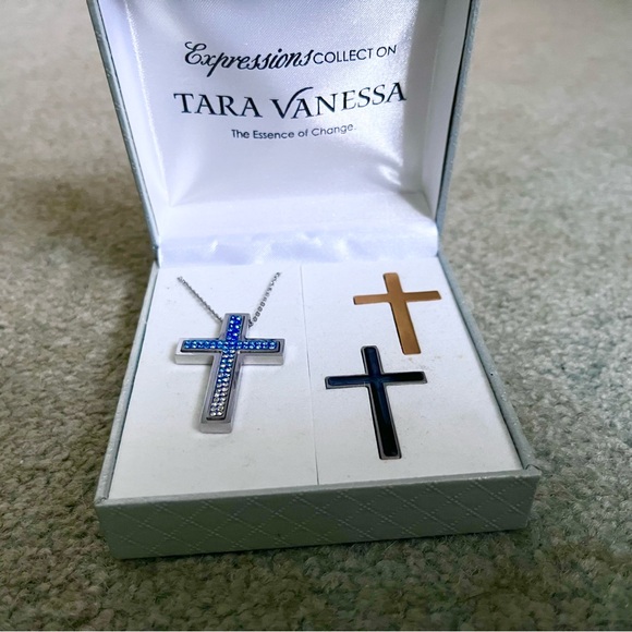 Tara Vanessa Woman’s NWT Interchangeable Cross Necklace - Picture 6 of 6